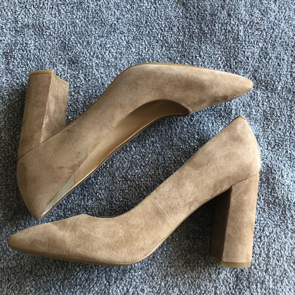New Nine West suede heels